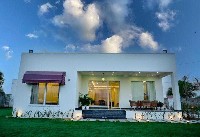 فندق The Peace  A 2bhk Luxury Private Pool Villa