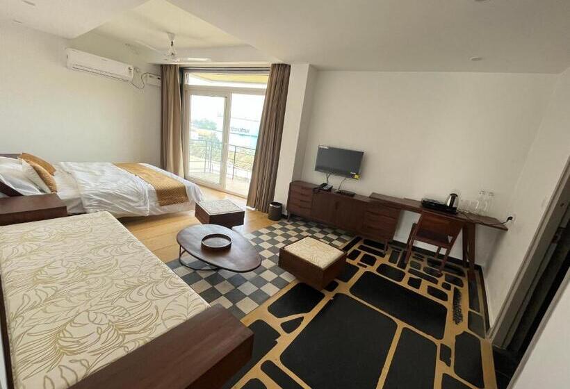 Nkaasa Hotel Personal Suites