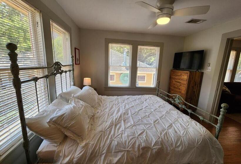 پانسیون Cute & Quiet Garage Apt Home