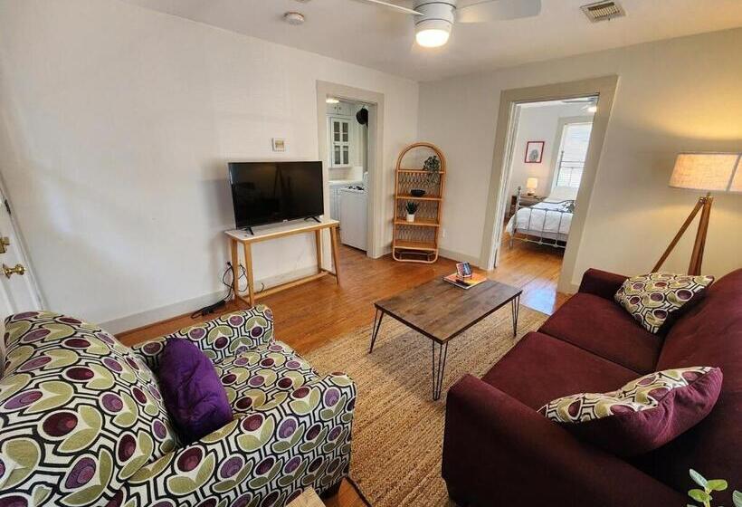 پانسیون Cute & Quiet Garage Apt Home