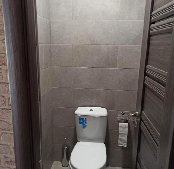 הוסטל H White House