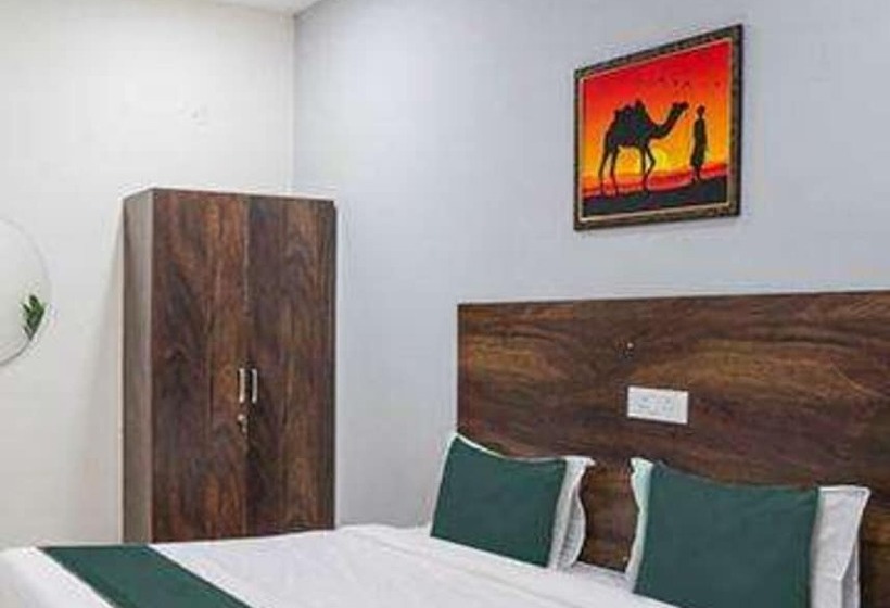 هتل Fabexpress Grand Aarvi Prime Nr Gsm Mall