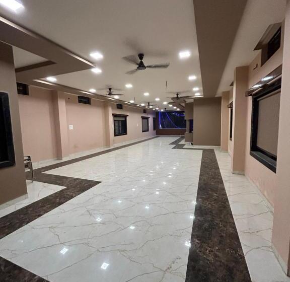 호텔 New Agrawal Pudi Bhandar