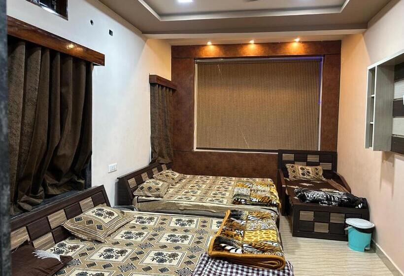 호텔 New Agrawal Pudi Bhandar