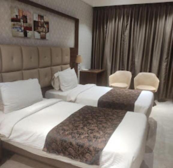 فندق Radiance, Ahmednagar