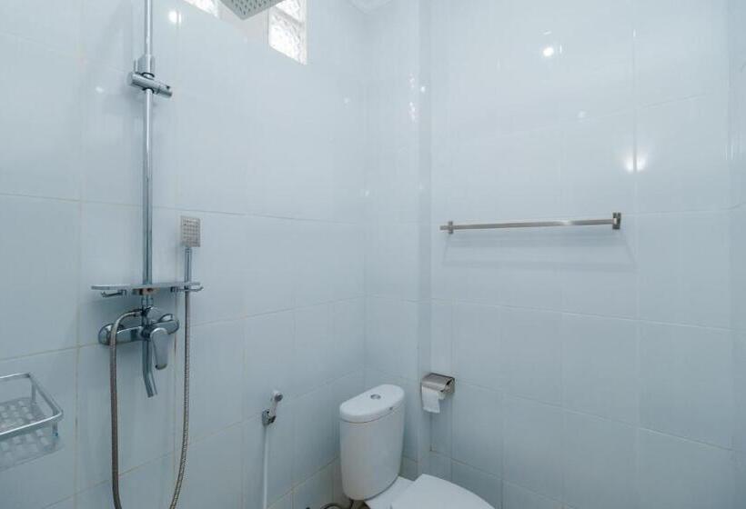 هتل Reddoorz At Homestay Lotus 2 Pangkal Pinang