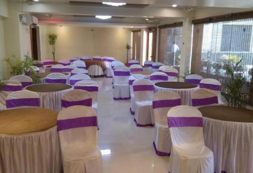 酒店 Sangram Palace Shirur
