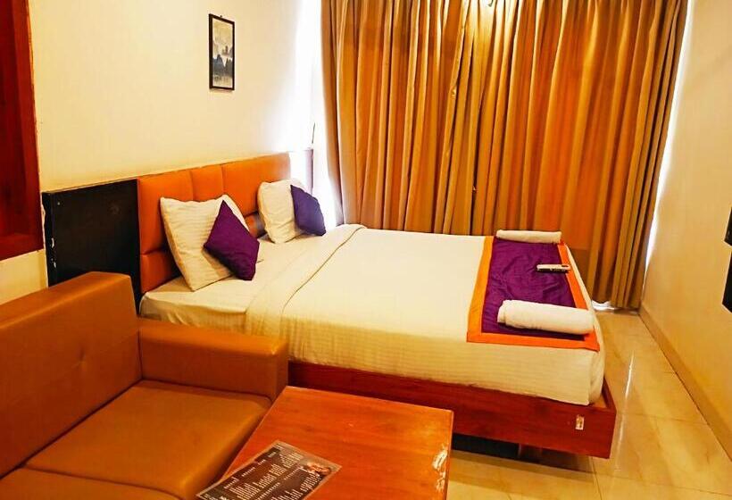호텔 Staymaker Balaji Gold Inn