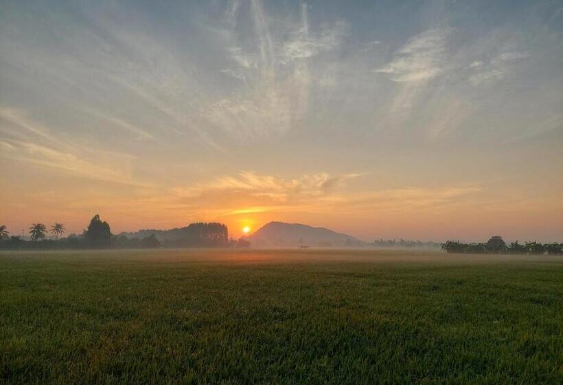 هتل Tung Na Pa Suan Farmstay