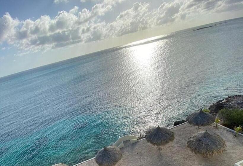 Little Bit Of Heaven   Water Edge