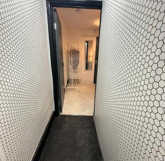 פנסיון 10 Minutes To Central London Vaux