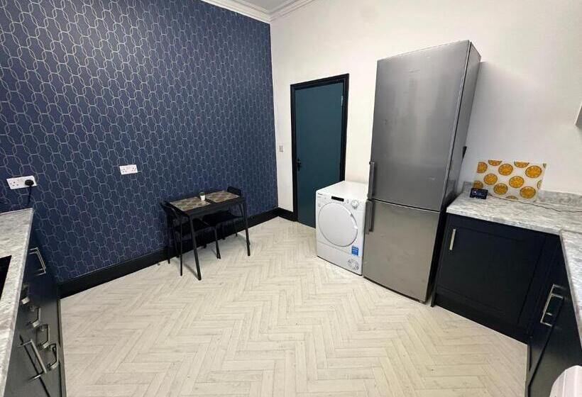 פנסיון 10 Minutes To Central London Vaux