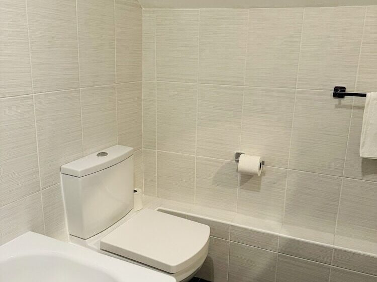 بنسيون Windsor Wine & Dine