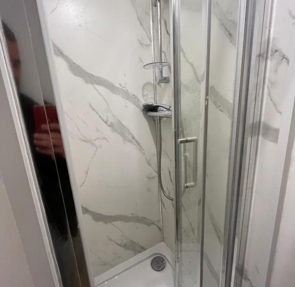 تختخواب و صبحانه Camden Bnb