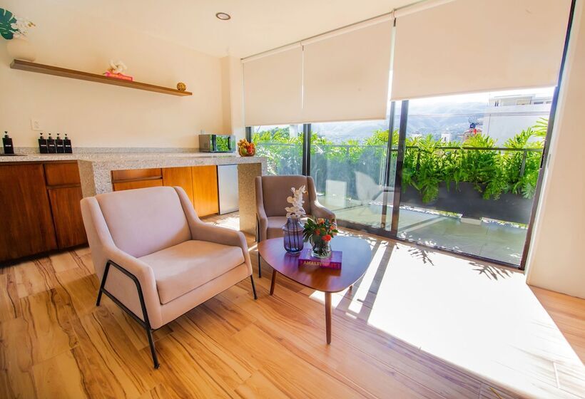 فندق Kuko Suites