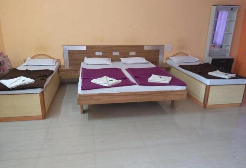 فندق Padmapani Park Fardapur