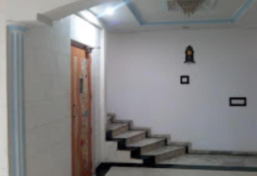 فندق Rahi Inn, Vadodara