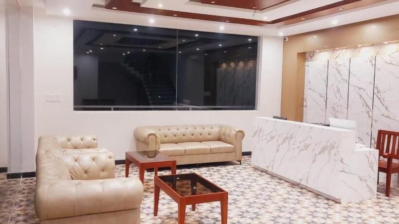 هتل Travelmore Rc Comforts