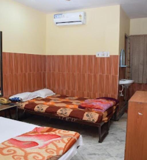 ホテル Savitri Deoghar