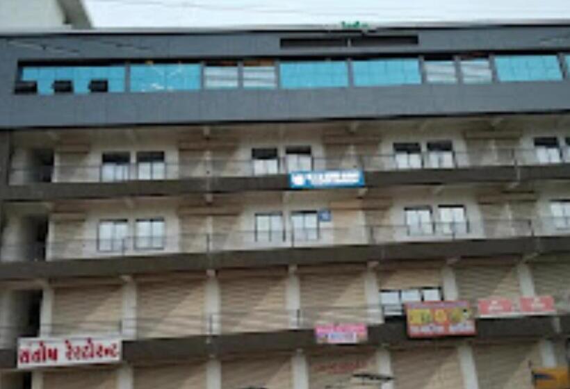 호텔 Shakti Delux Rooms Vadodara