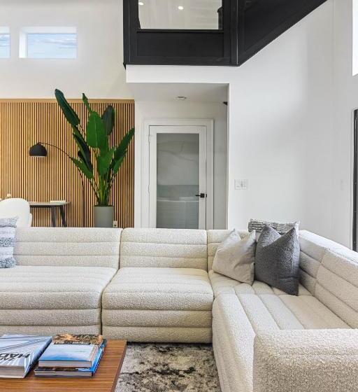 پانسیون Ellum House