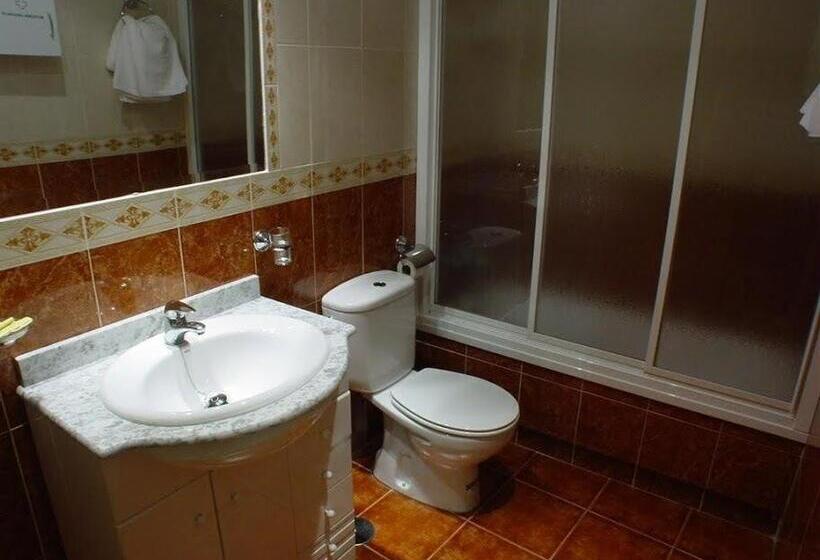 膳宿费 Hostal Restaurante Nuria