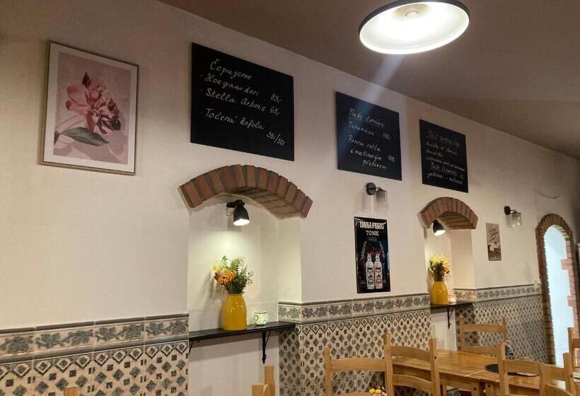 پانسیون Penzion Verde Rosa