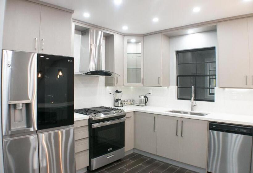 هاستل Hostal Real San Jose