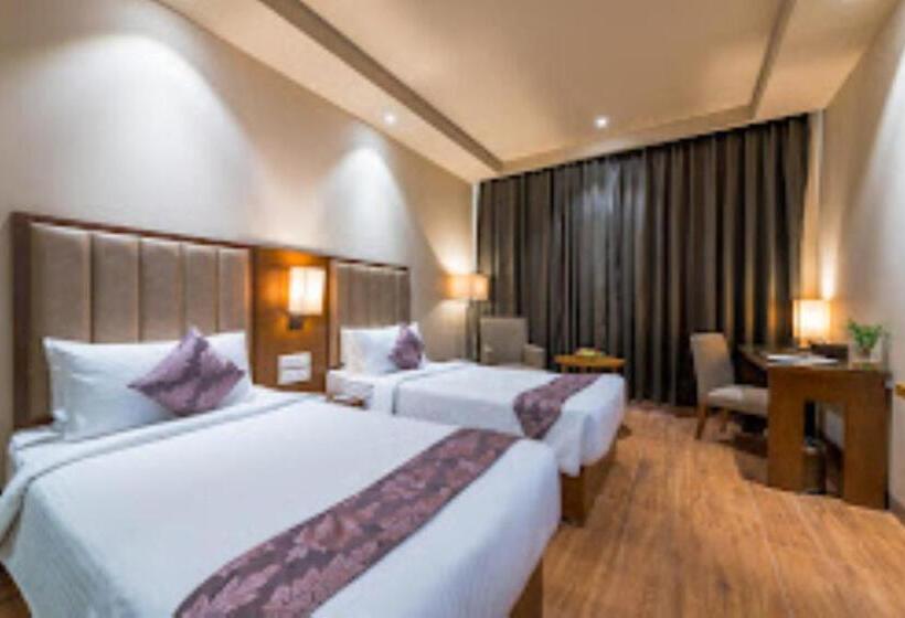 فندق Cachar Club Silchar