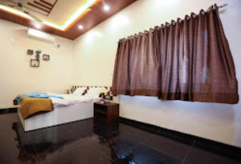 Отель Hidden Hill Resort Pali Sudhagad