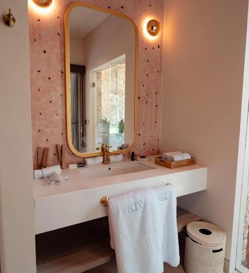 هتل Poco Poco Villas By Aayan