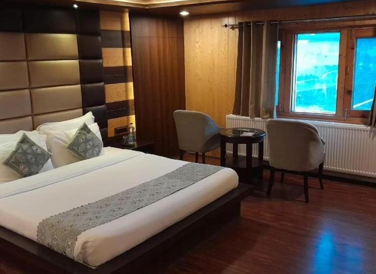 ホテル The Shaw Resort