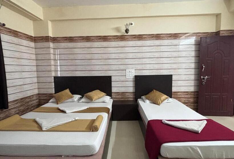 酒店 Yamuna Vihar Toursit Home