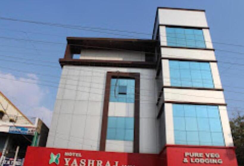 호텔 Yashraj Inn Beed