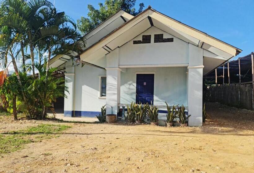 Pensione Huean Fha Kram เฮือนฟ้าคราม โฮมสเตย์เชียงราย