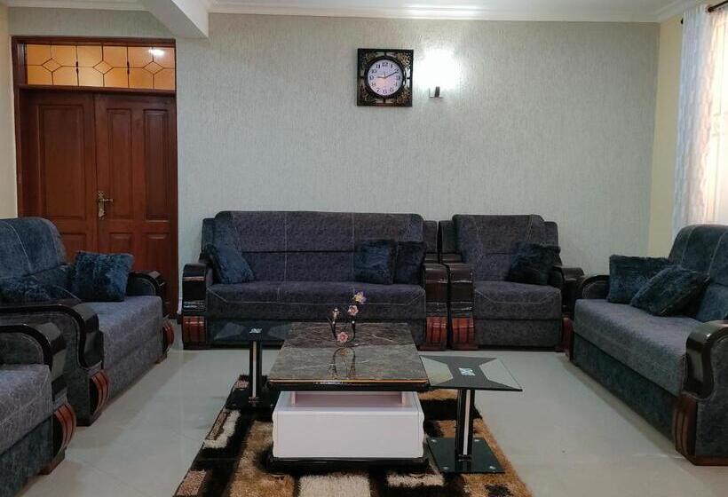 پانسیون Keeney House At St. Gabriel S