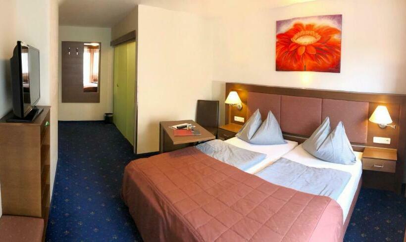 ホテル Gasthof Süss