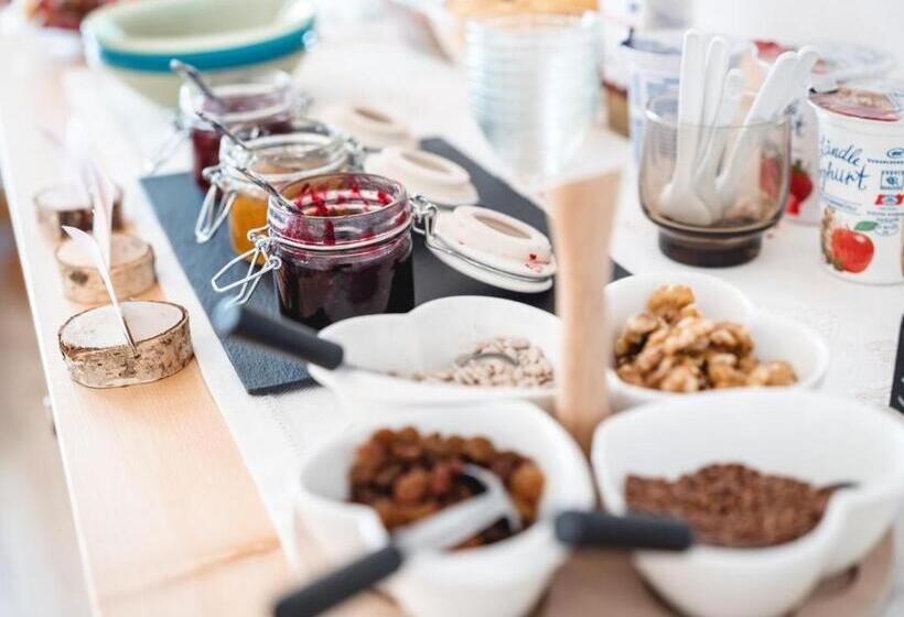 فندق Gästehaus Manuela Puchmayr