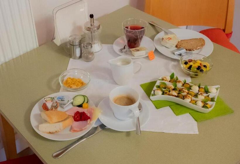 فندق Haus Alpenrose