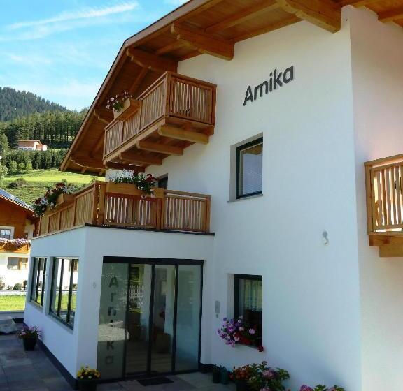 هتل Haus Arnika