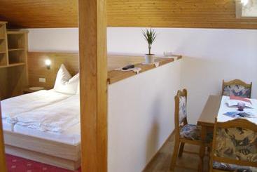 هتل Haus Helga