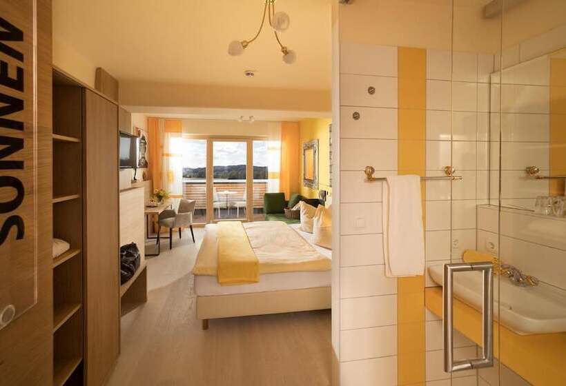 酒店 Malerwinkl Restaurant + Kunst