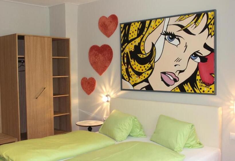 酒店 Malerwinkl Restaurant + Kunst