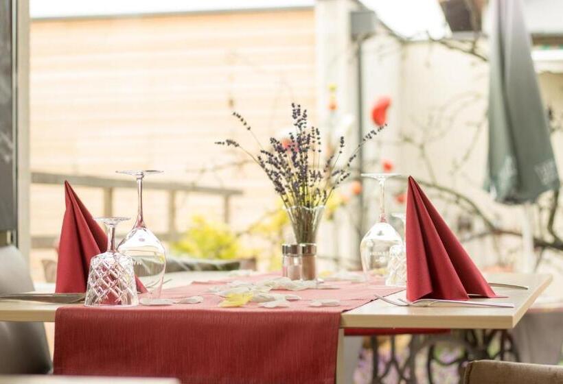 酒店 Malerwinkl Restaurant + Kunst