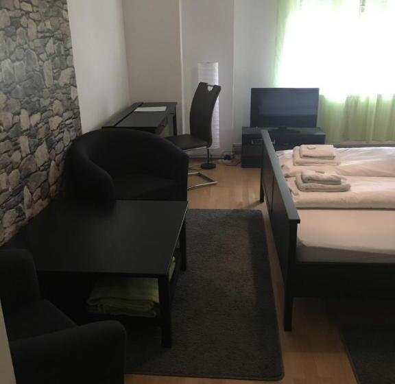 호텔 Pension Sunnseitn   Gasthof   Café   Weinkeller