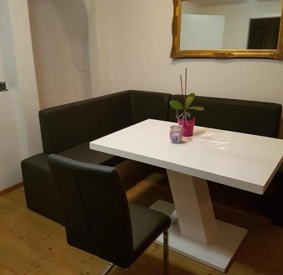 ホテル Pension Sunnseitn   Gasthof   Café   Weinkeller