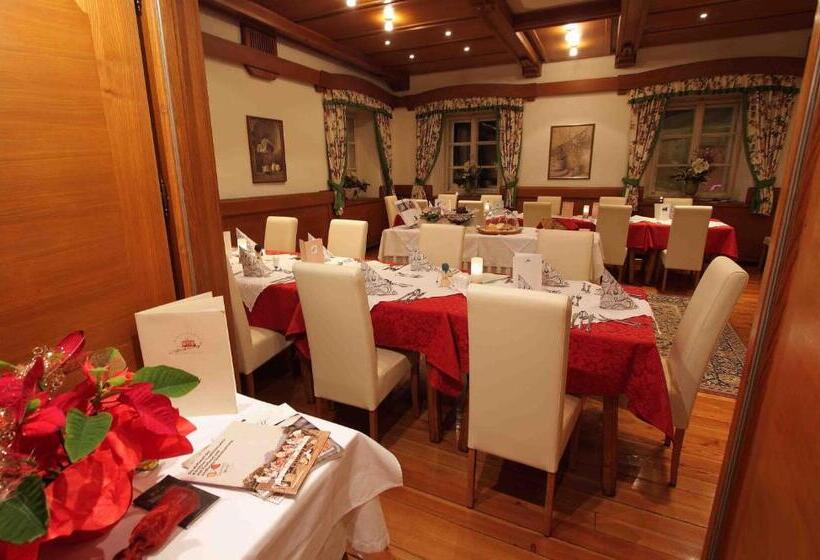 هتل Schloss Lerchenhof