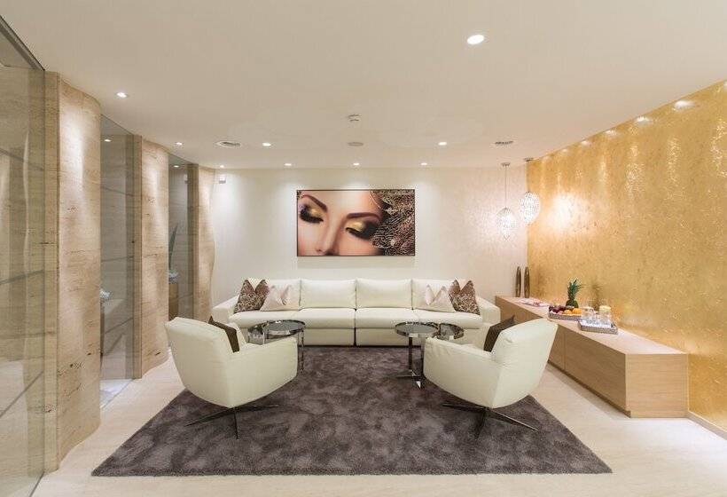 هتل Trofana Royal 5 Sterne Superior Resort