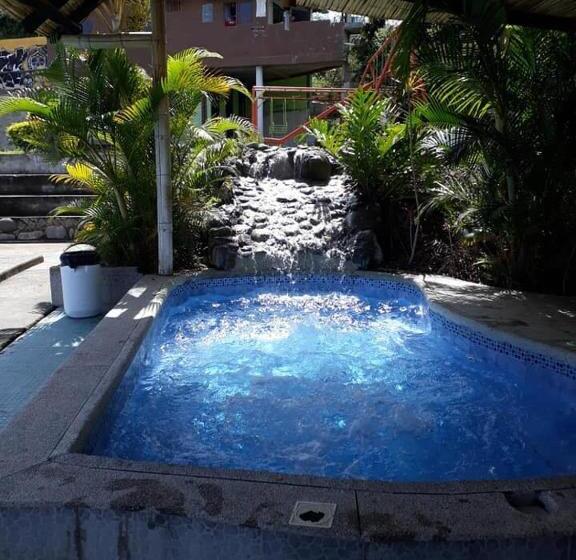 فندق صغير Hosteria Cefcaloma