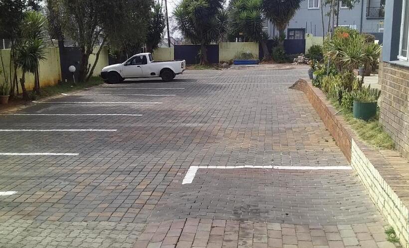 تختخواب و صبحانه Ddp Africa Guest House